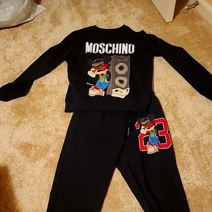 Moschino sweatsuit set!